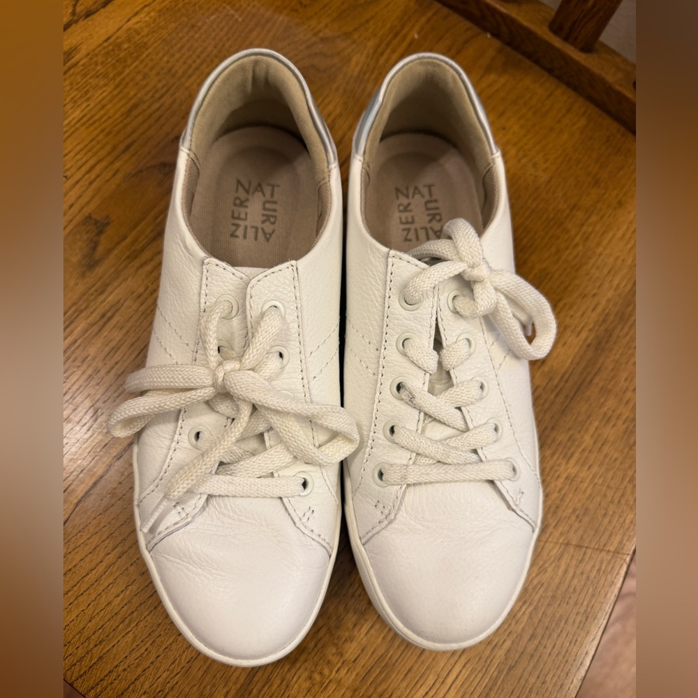 Naturalizer MORRISON STUD SNEAKER